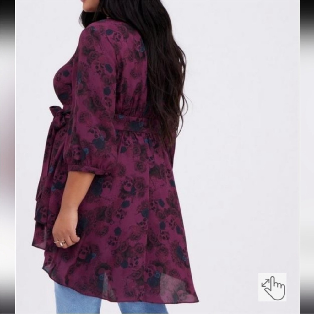 torrid Plum Floral High-Low Wrap Tunic - Picture 3 of 10